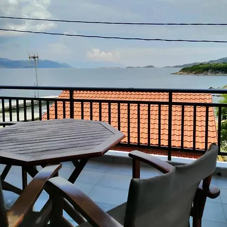 Gianni's By The Sea Apartament Amoliani