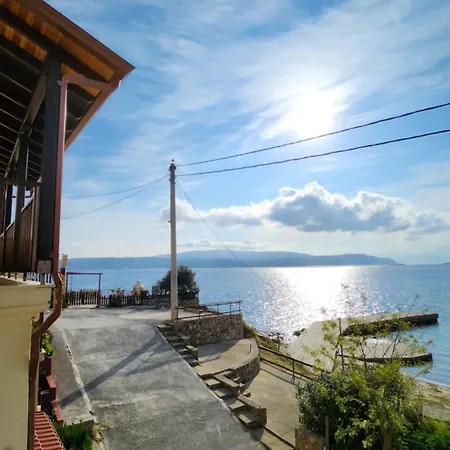 Gianni's By The Sea *